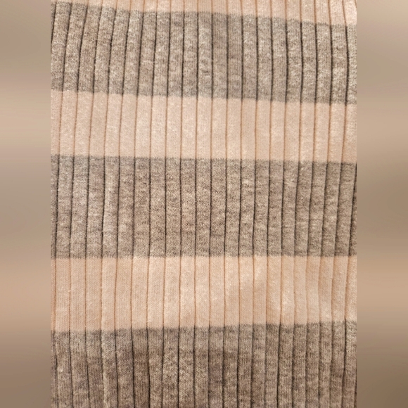 Gap Grey and White Knit Striped Sweater Top - Picture 3 of 4